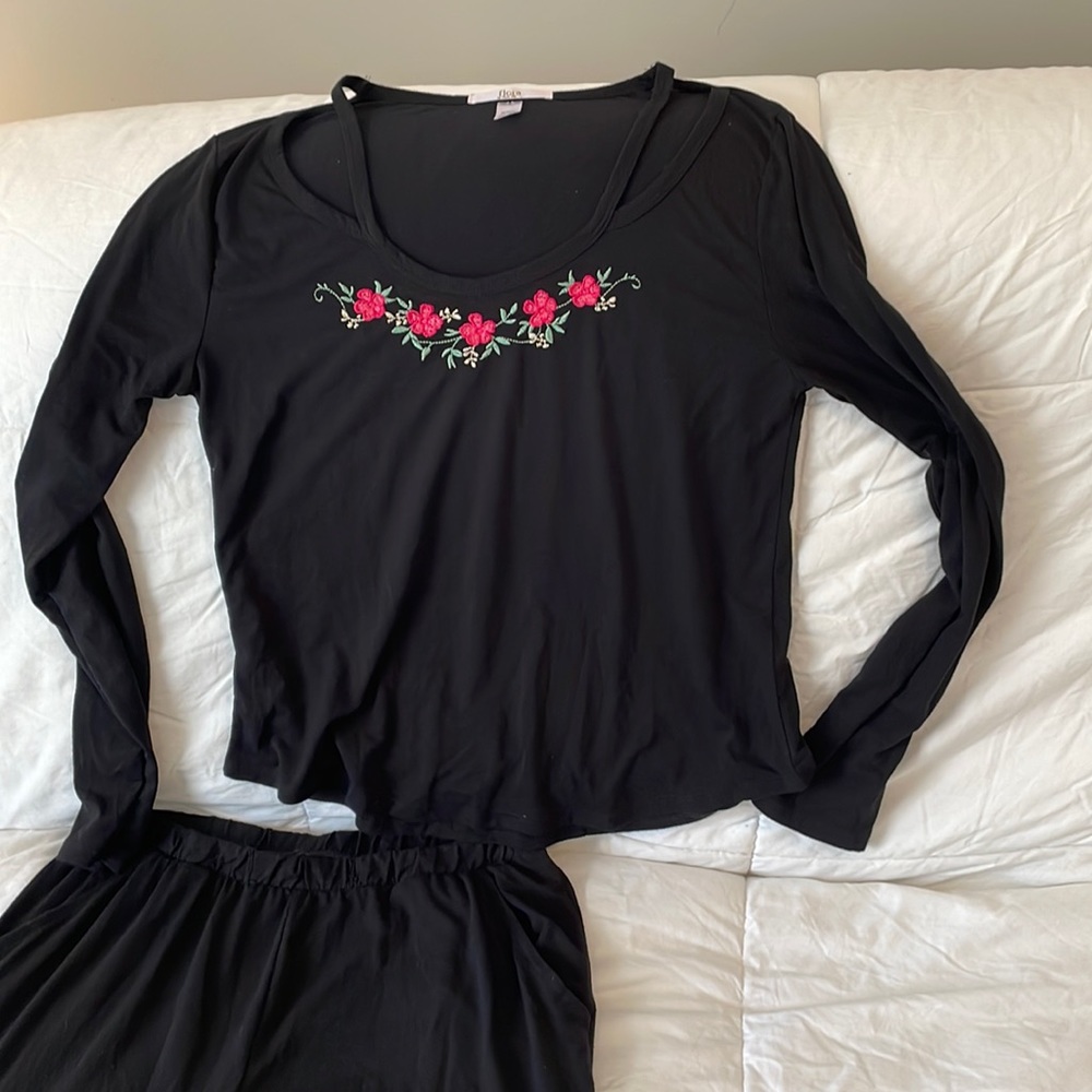Comfy pajamas, Medium, pants with pockets!